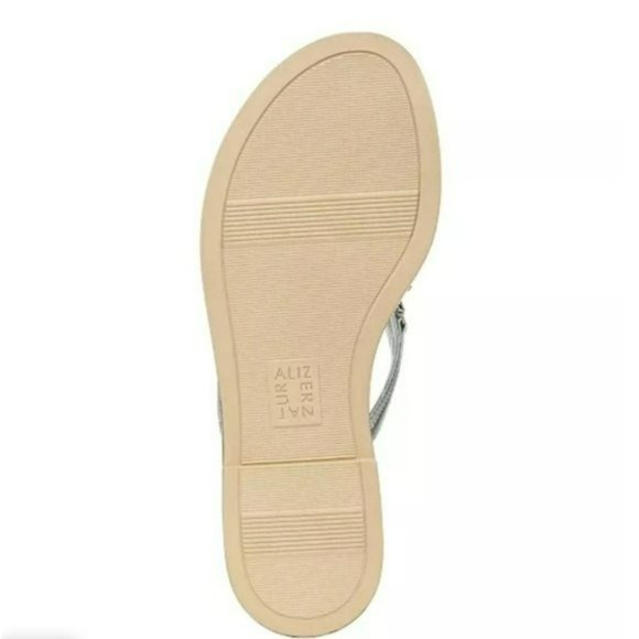 Naturalizer Fallyn Thong Sandals-9.5 - Picture 2 of 8